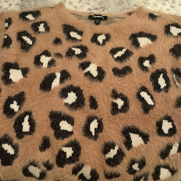 Soft leopard furry style express crop style sweater in size small. - Picture 2 of 2